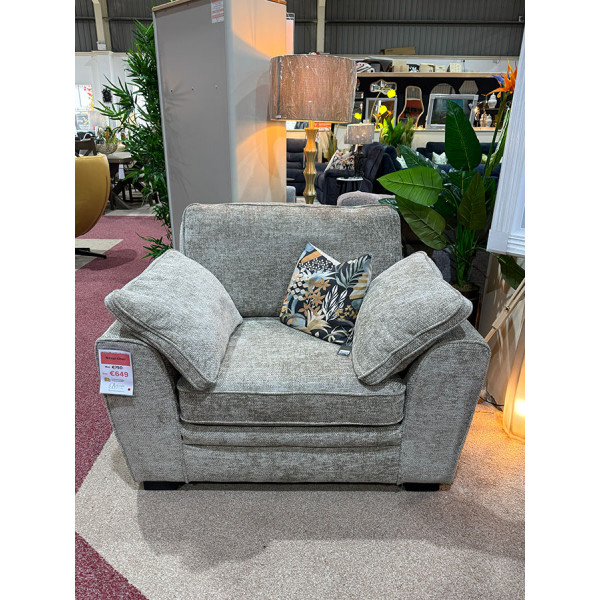 Nevan Chair
